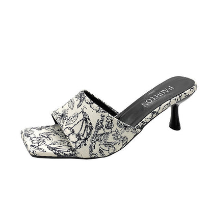Graceful Orthopedic Sandals for Modern Look