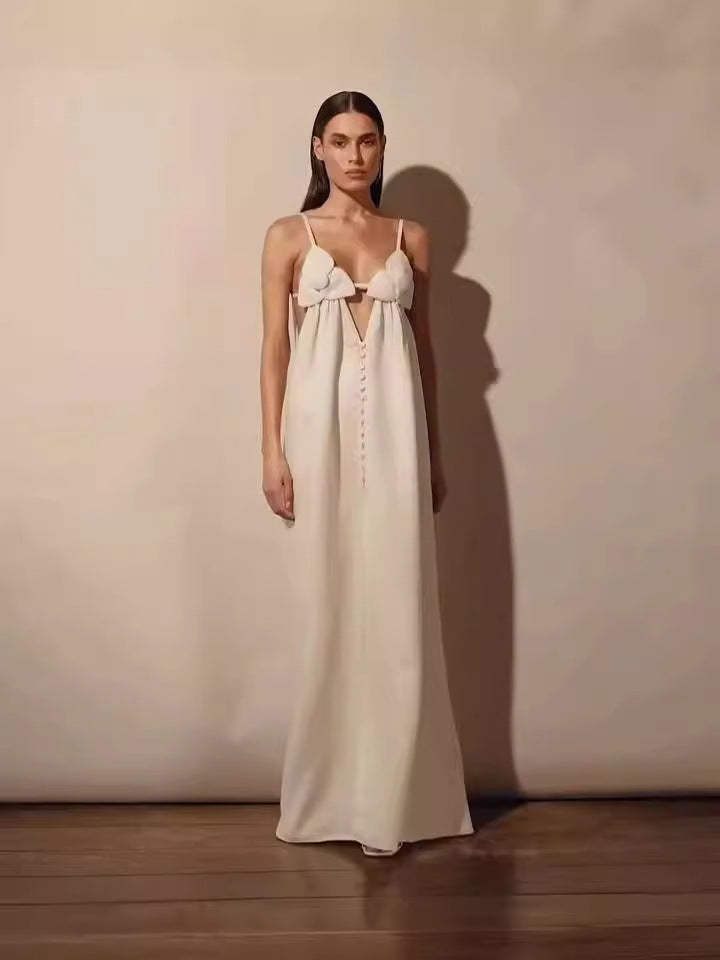 Beautifully Finished Dress in a Timeless Design