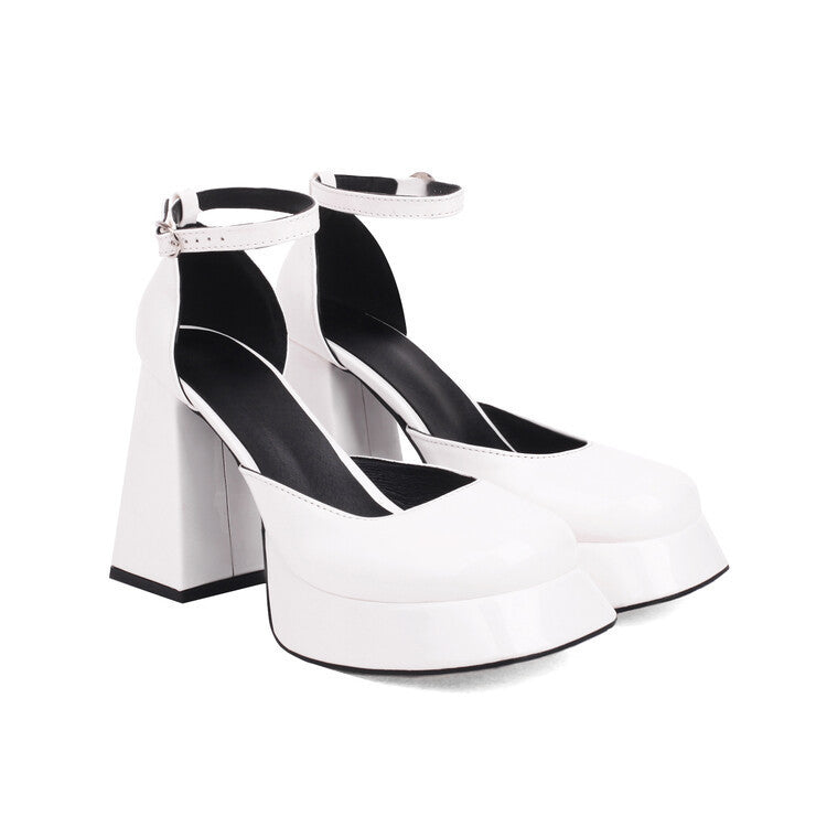 Graceful Orthopedic Sandals for Modern Look