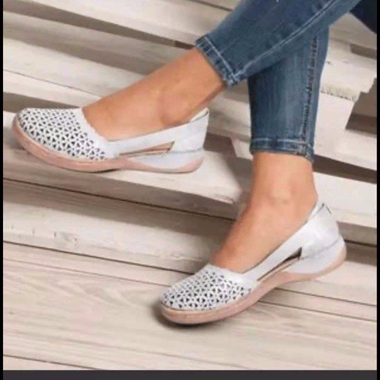 Graceful Orthopedic Sandals for Modern Look