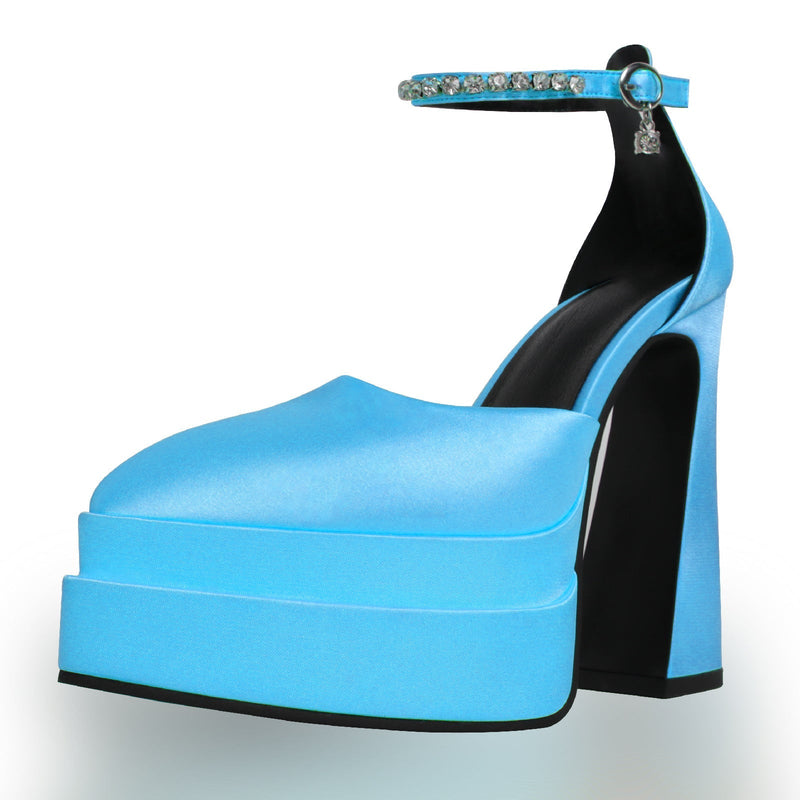 Graceful Orthopedic Sandals for Modern Look