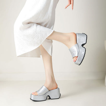Graceful Orthopedic Sandals for Modern Look