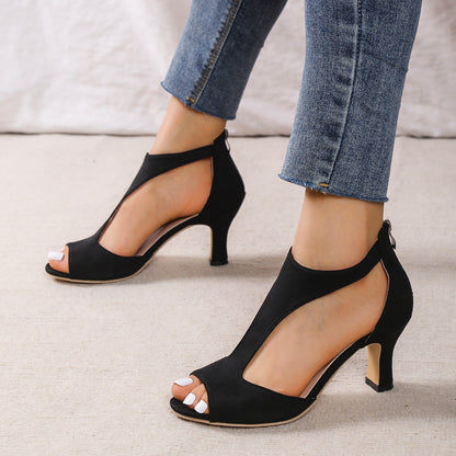 Graceful Orthopedic Sandals for Modern Look
