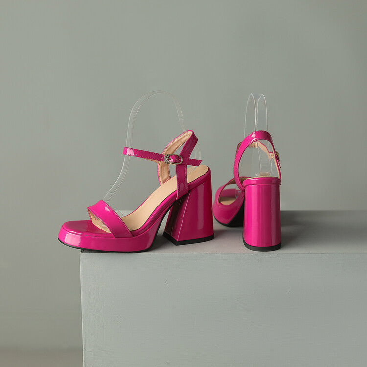 Chic Orthopedic Sandals with Unique Design