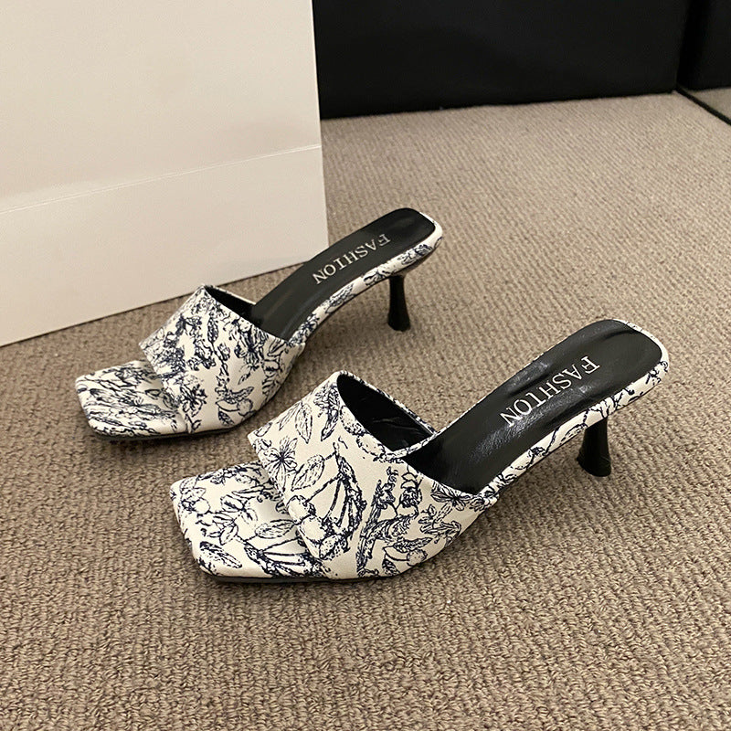 Graceful Orthopedic Sandals for Modern Look