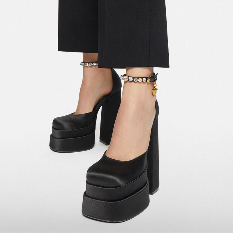 Chic Orthopedic Sandals with Unique Design