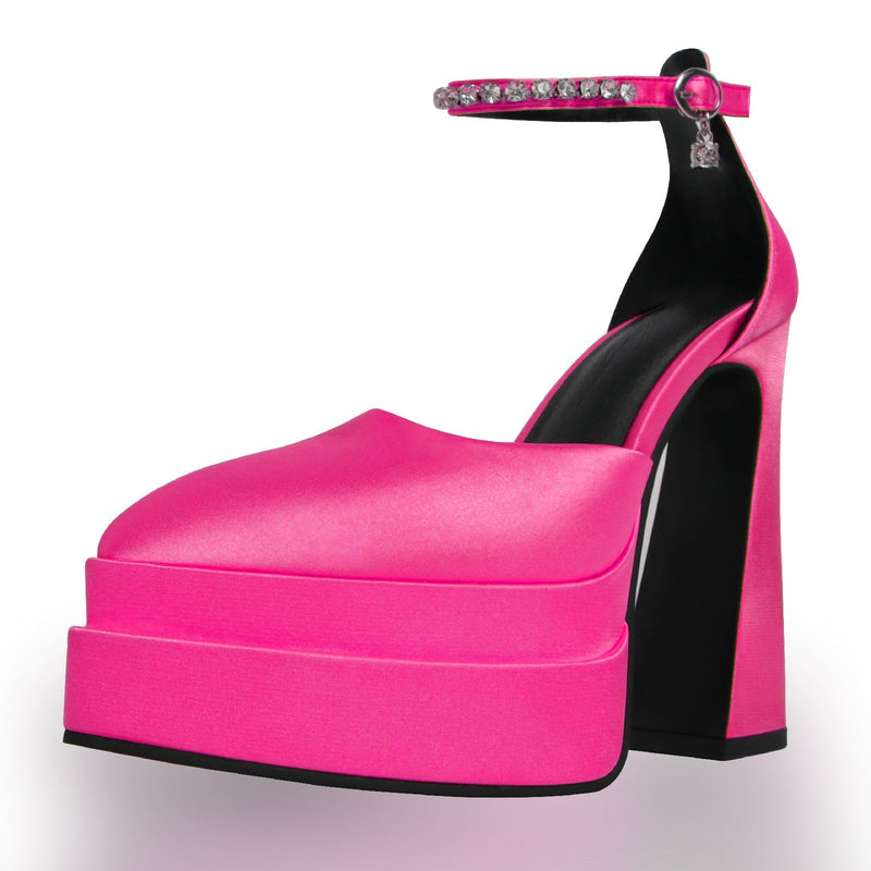 Graceful Orthopedic Sandals for Modern Look