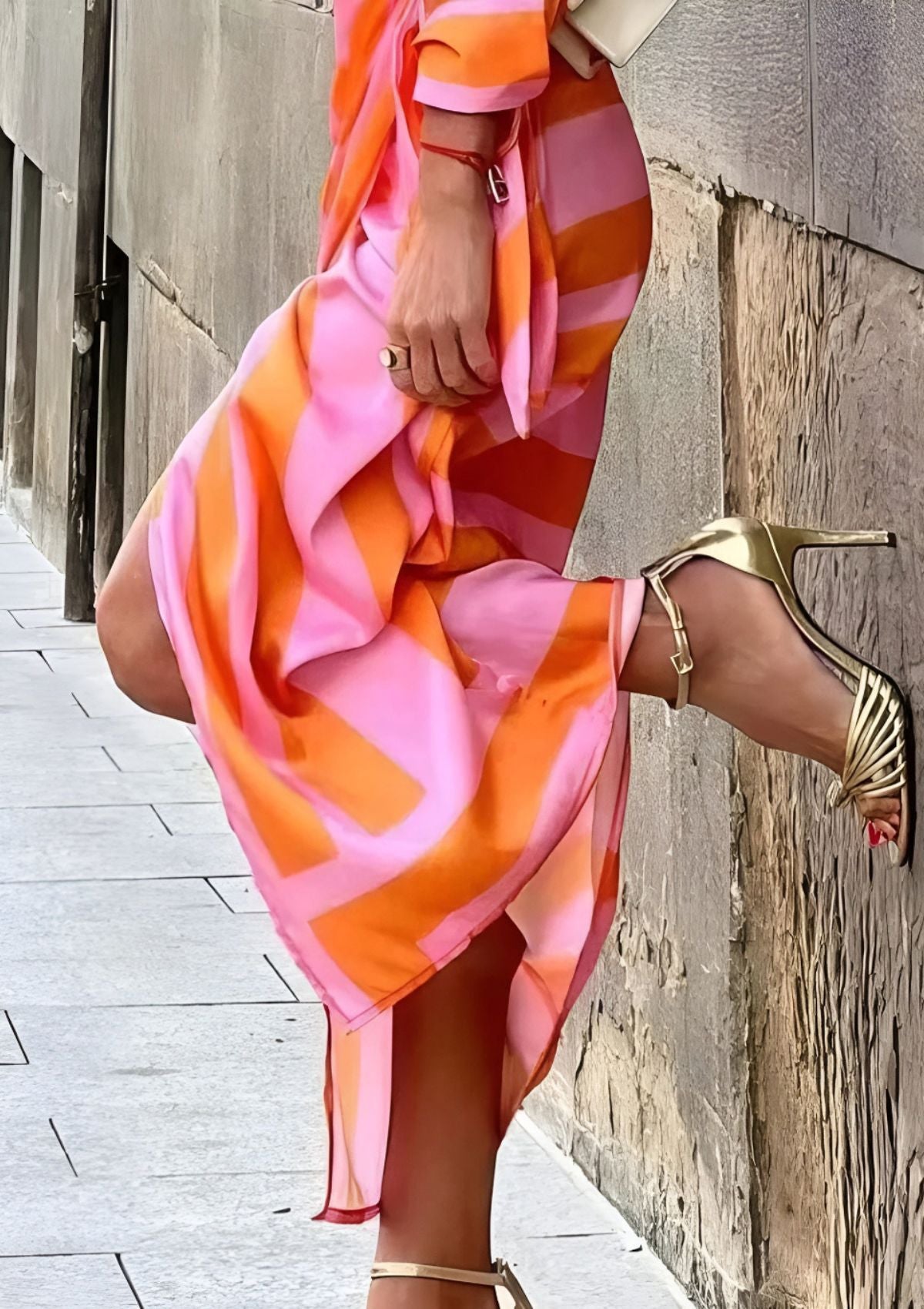Beautifully Finished Dress in a Timeless Design