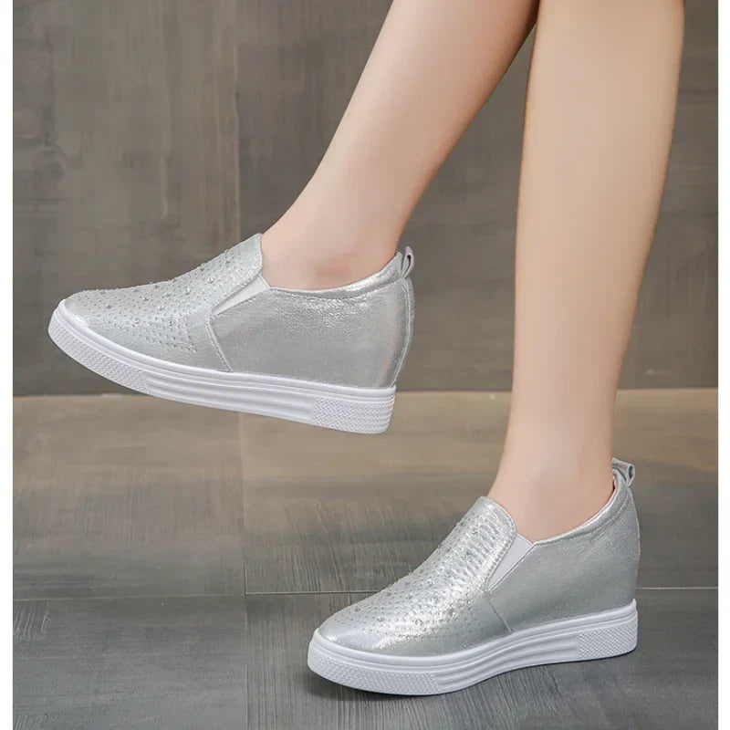 Classic Orthopedic Sneakers with Timeless Style