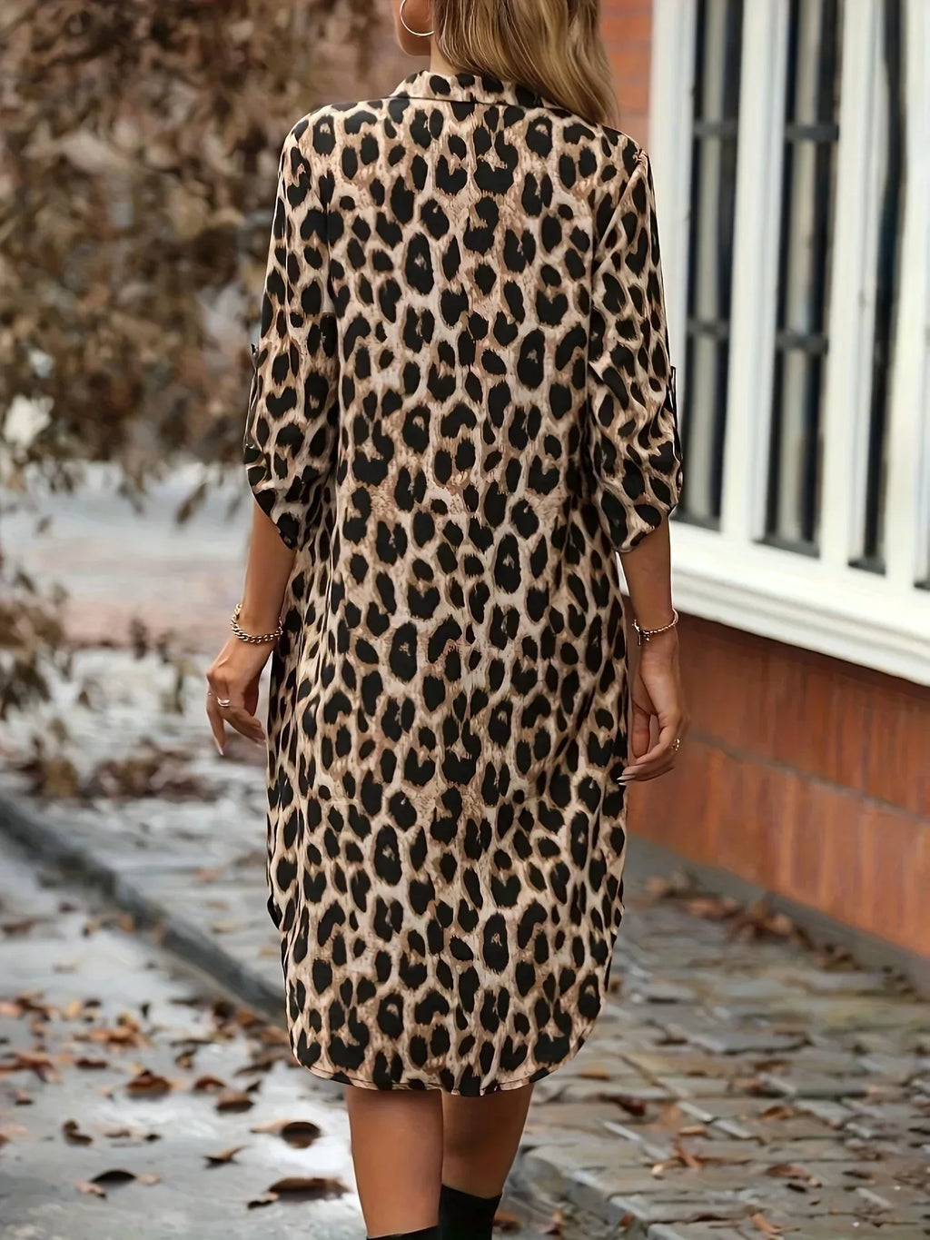 Classic Vintage Dress with a Flattering Fit