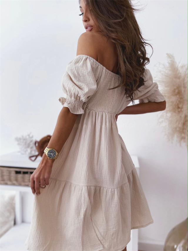 Effortlessly Elegant Dress with a Timeless Design