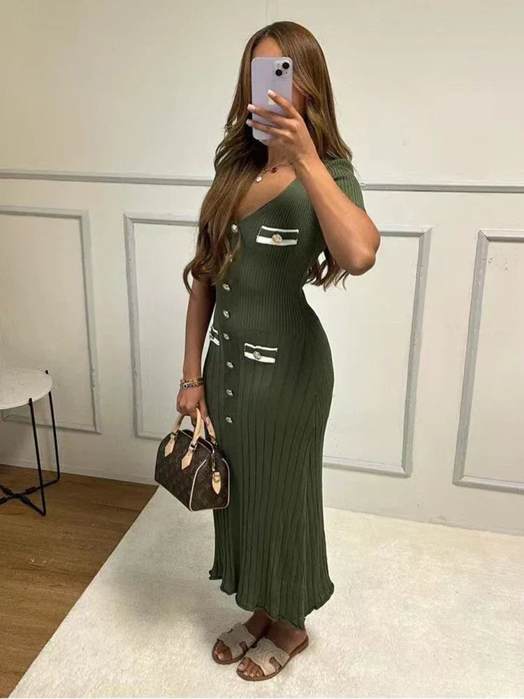 Sophisticated Dress with a Clean Classic Look