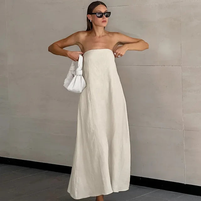 Beautifully Finished Dress in a Timeless Design