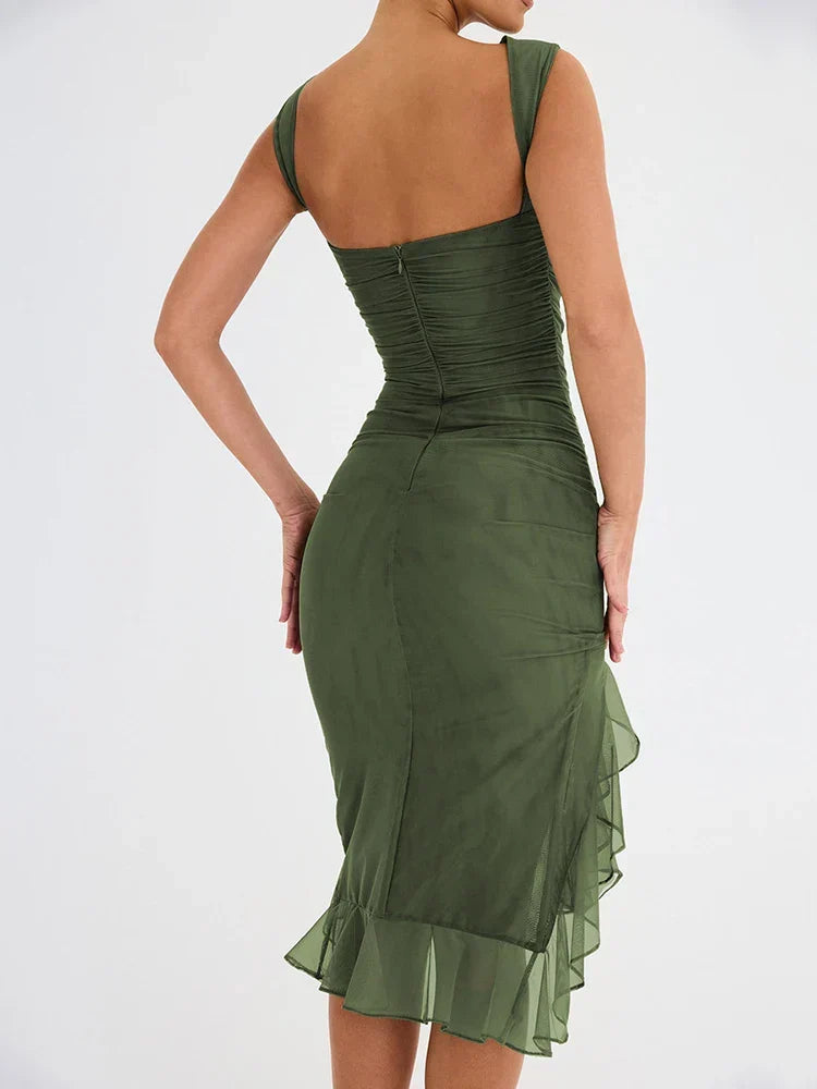 Beautifully Finished Dress in a Timeless Design