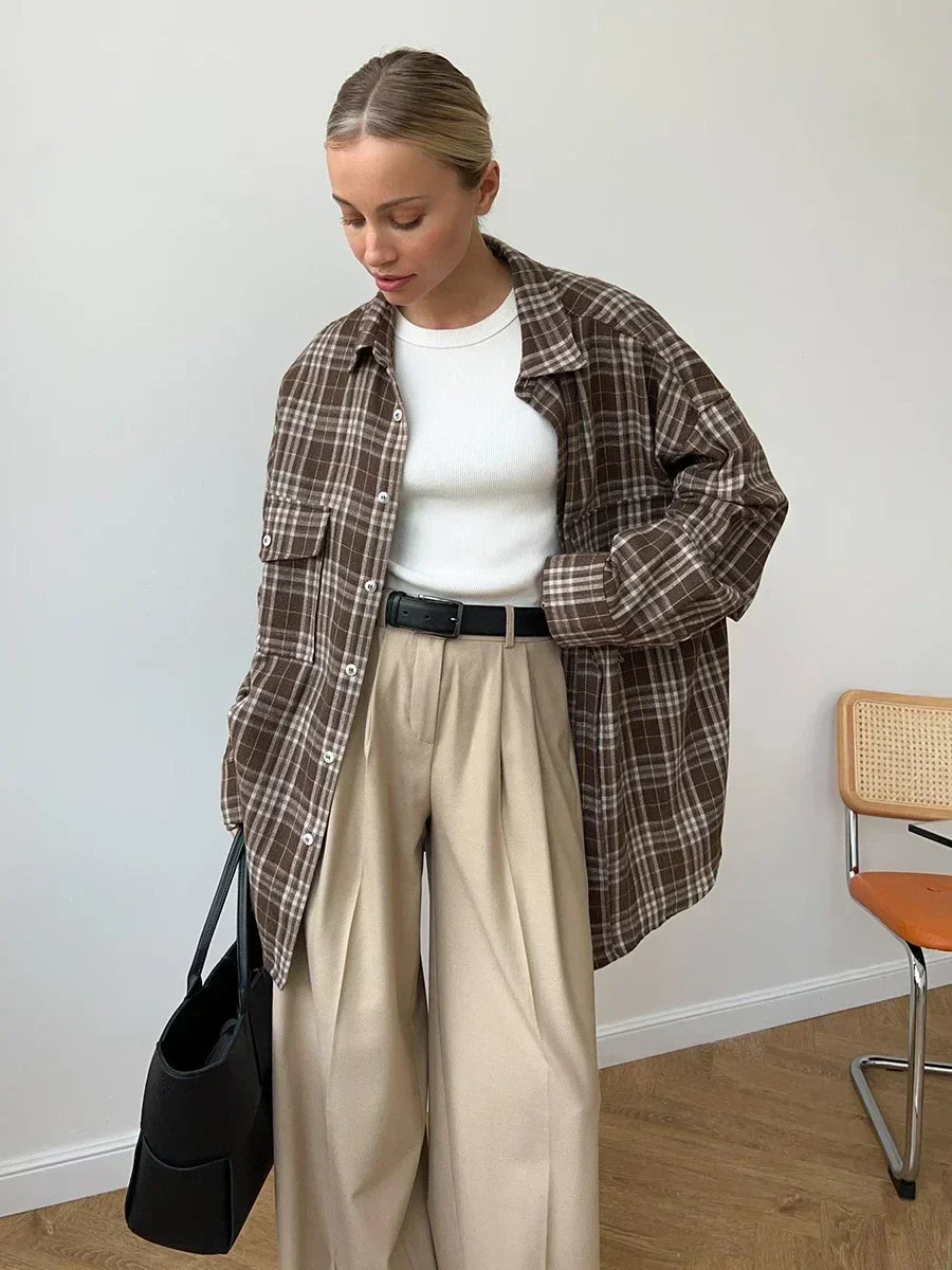 Well Tailored Blouse with a Graceful Silhouette