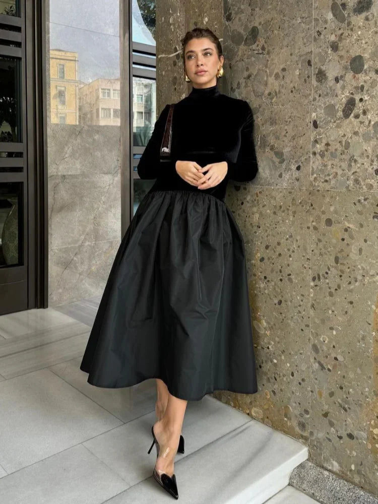 Classic Vintage Dress with a Flattering Fit