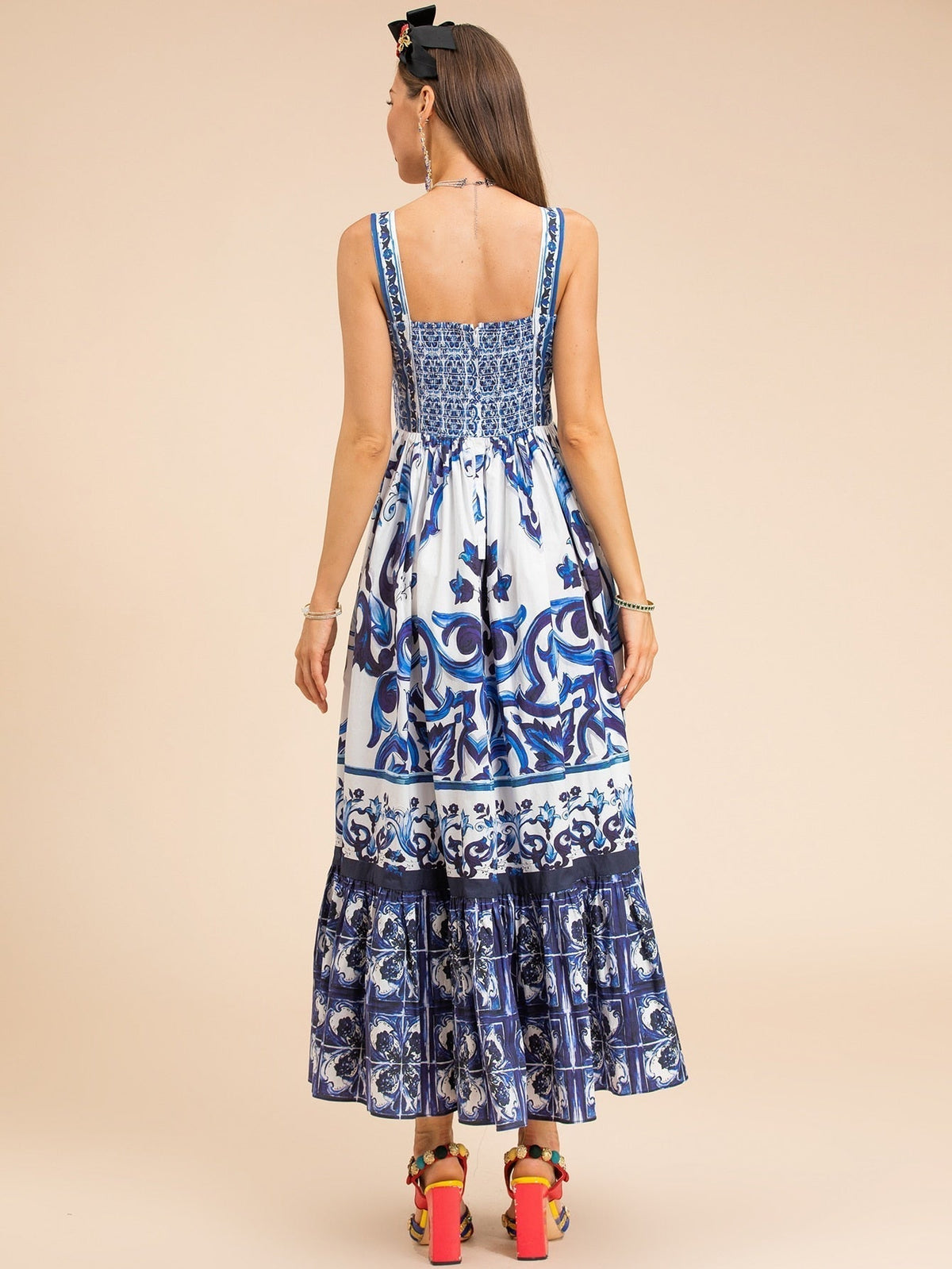 Beautifully Finished Dress in a Timeless Design