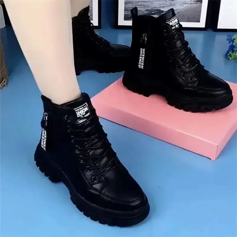 Classic Orthopedic Sneakers with Timeless Style