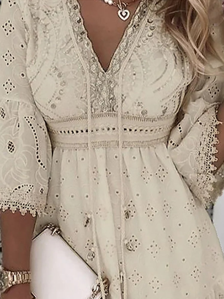 Beautifully Finished Dress in a Timeless Design