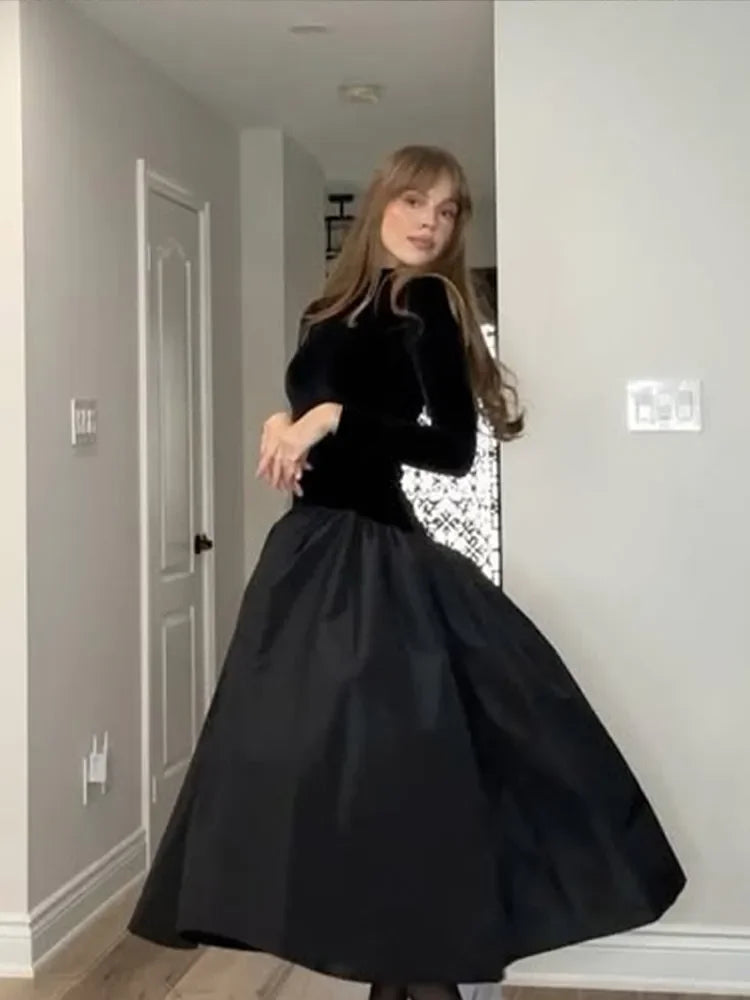 Classic Vintage Dress with a Flattering Fit