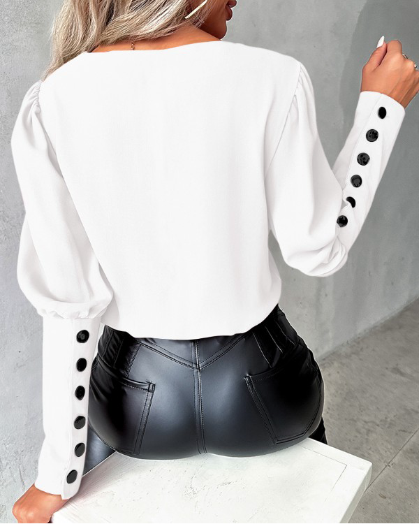 Classic Vintage Blouse with a Flattering Fit