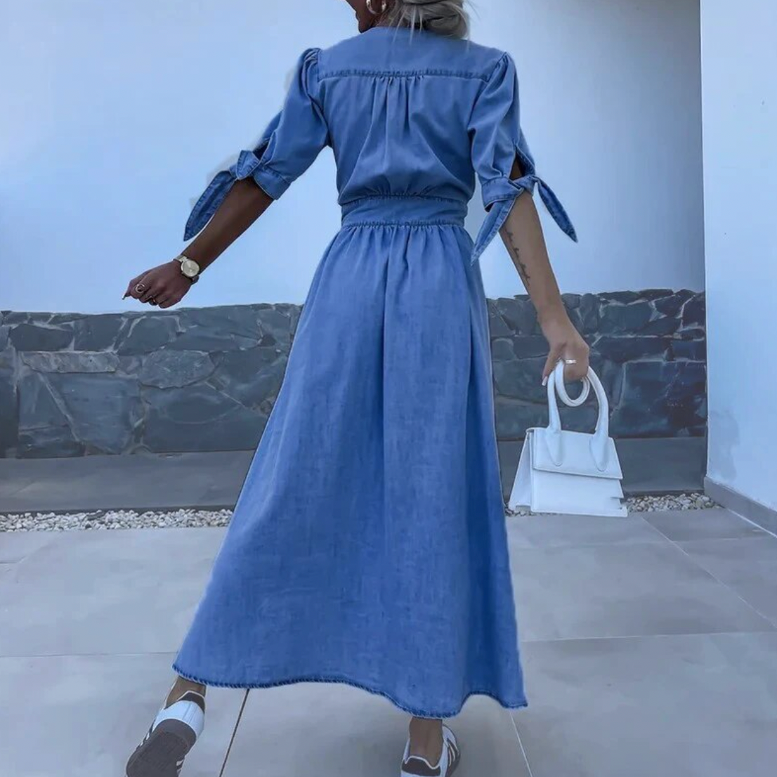 Classic Vintage Dress with a Flattering Fit