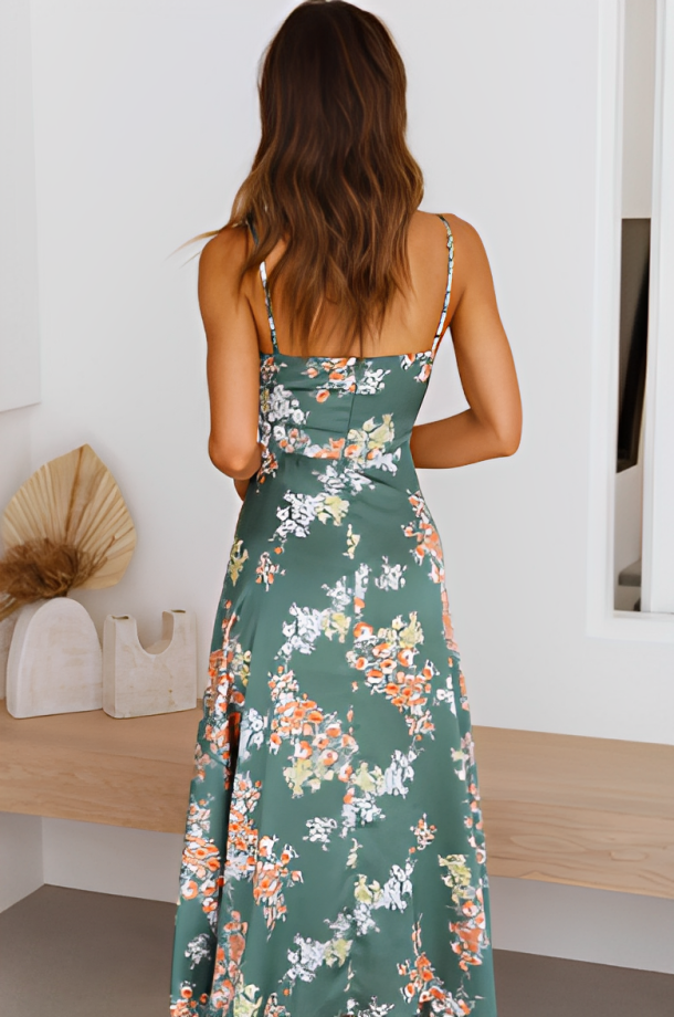Classic Vintage & Enduringly Stylish Dress