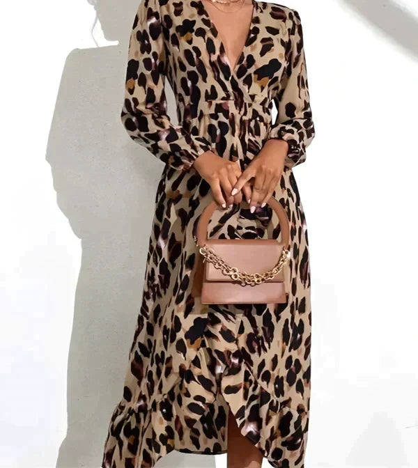 Gracefully Styled Dress for Any Occasion