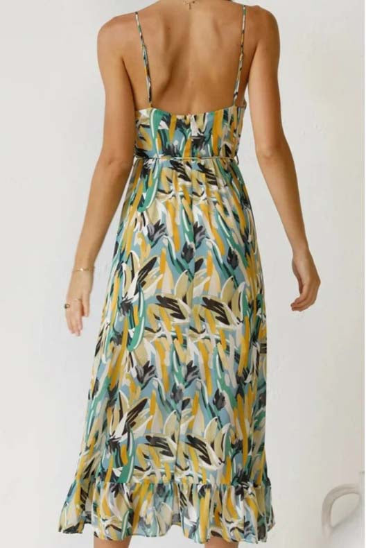 Effortlessly Elegant Dress with a Timeless Design