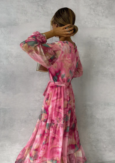 Beautifully Crafted Dress in a Classic Style