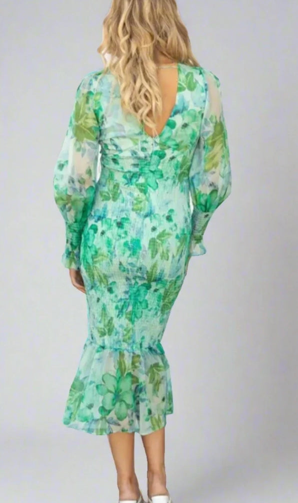 Beautifully Crafted Dress in a Classic Style