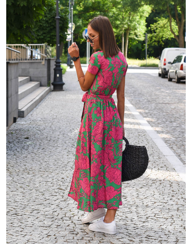 Classic Vintage Dress with a Flattering Fit