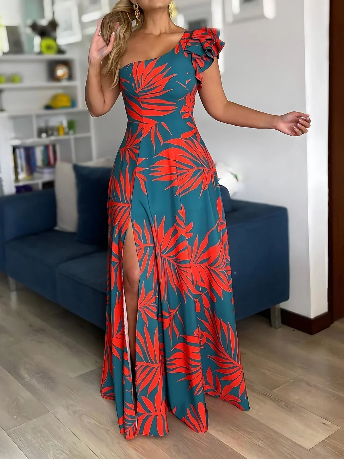 Effortlessly Elegant Dress with a Timeless Design