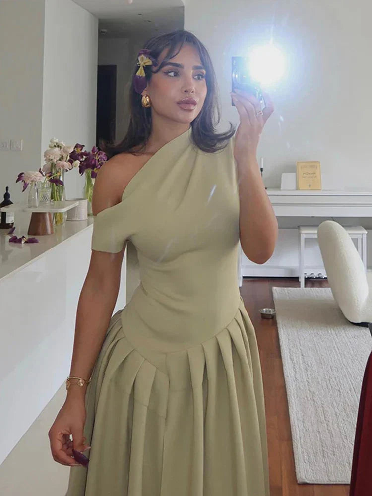 A Vintage Style Dress with Delicate Timeless Details