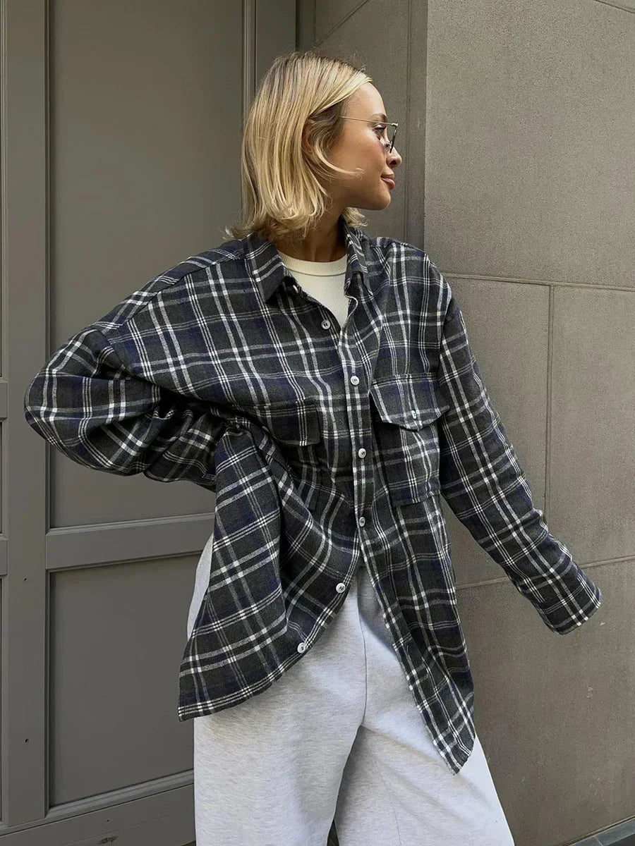 Well Tailored Blouse with a Graceful Silhouette