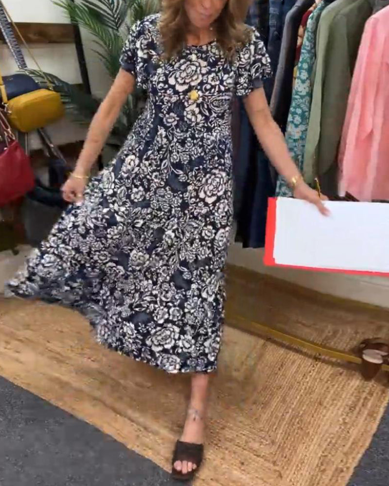 Effortlessly Elegant Dress with a Timeless Design