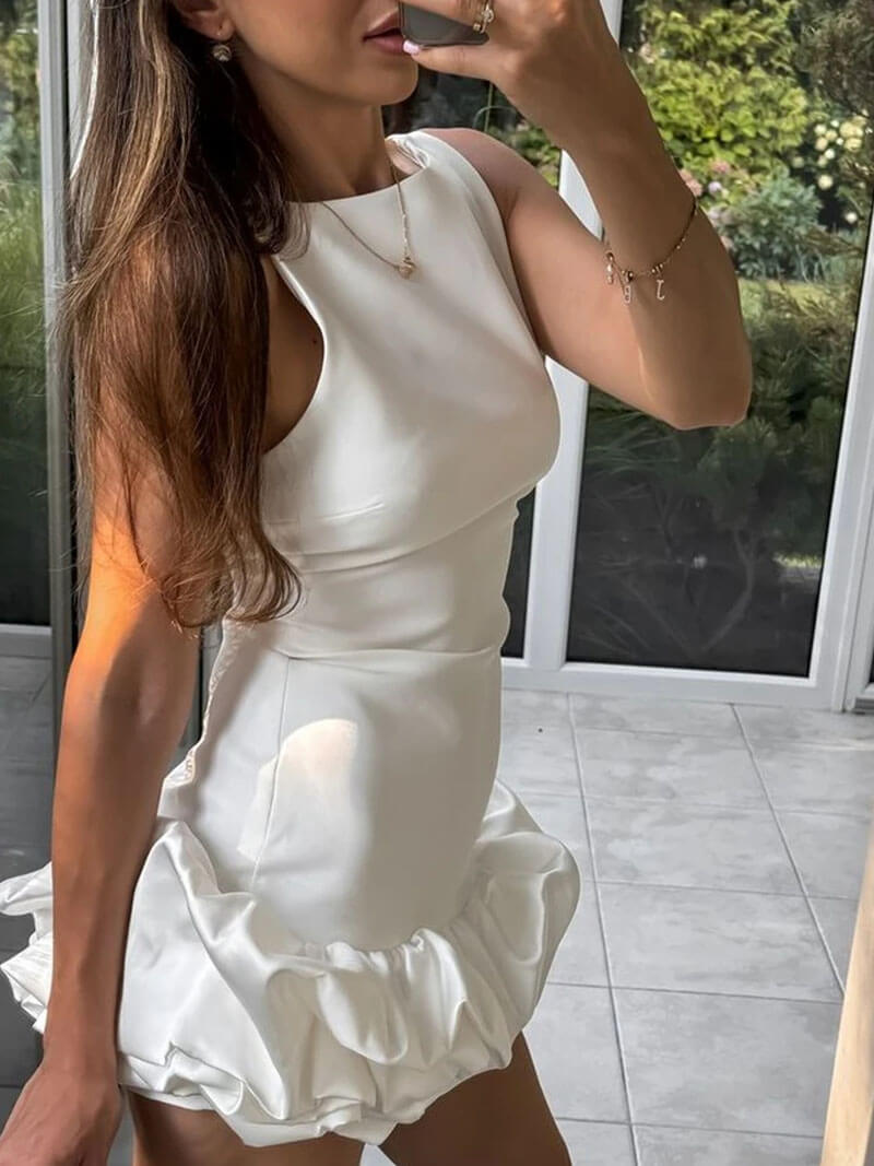 Sophisticated Dress with a Clean Classic Look