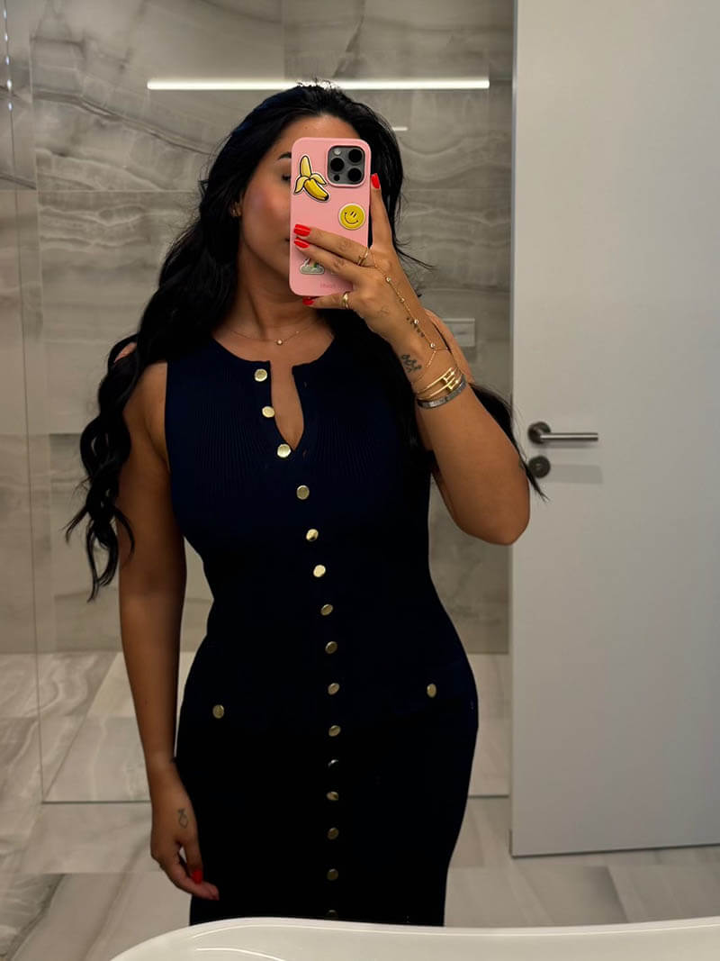 Gracefully Styled Dress for Any Occasion