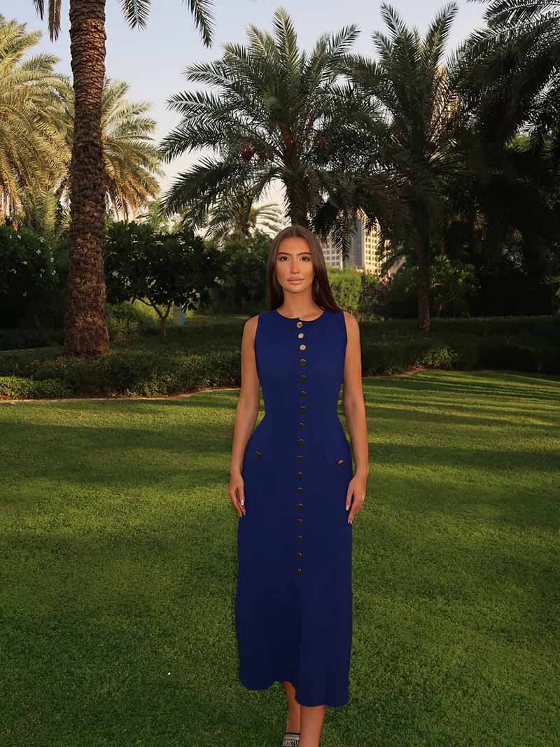 Classic Vintage Dress with a Flattering Fit