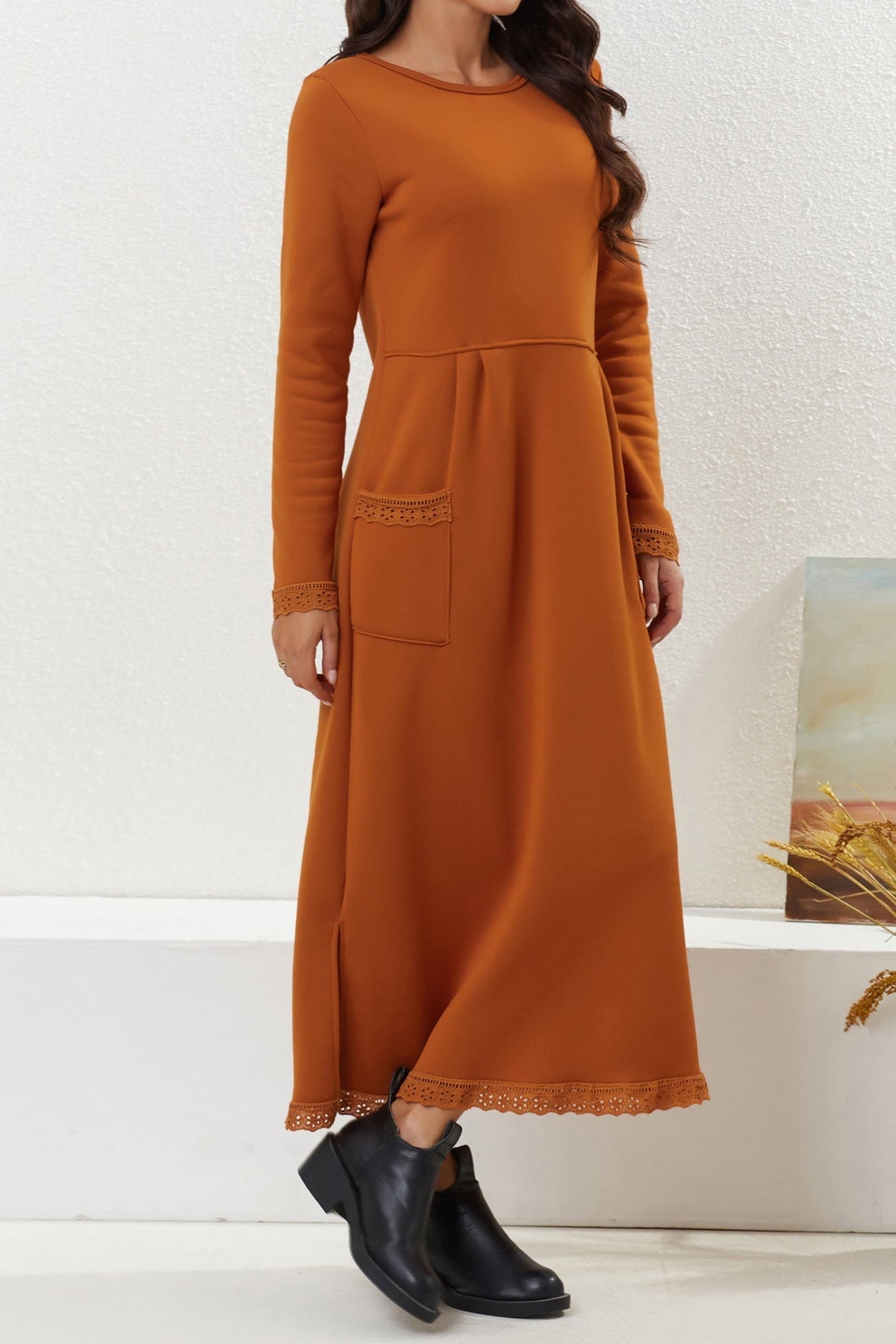 Beautifully Crafted Dress in a Classic Style