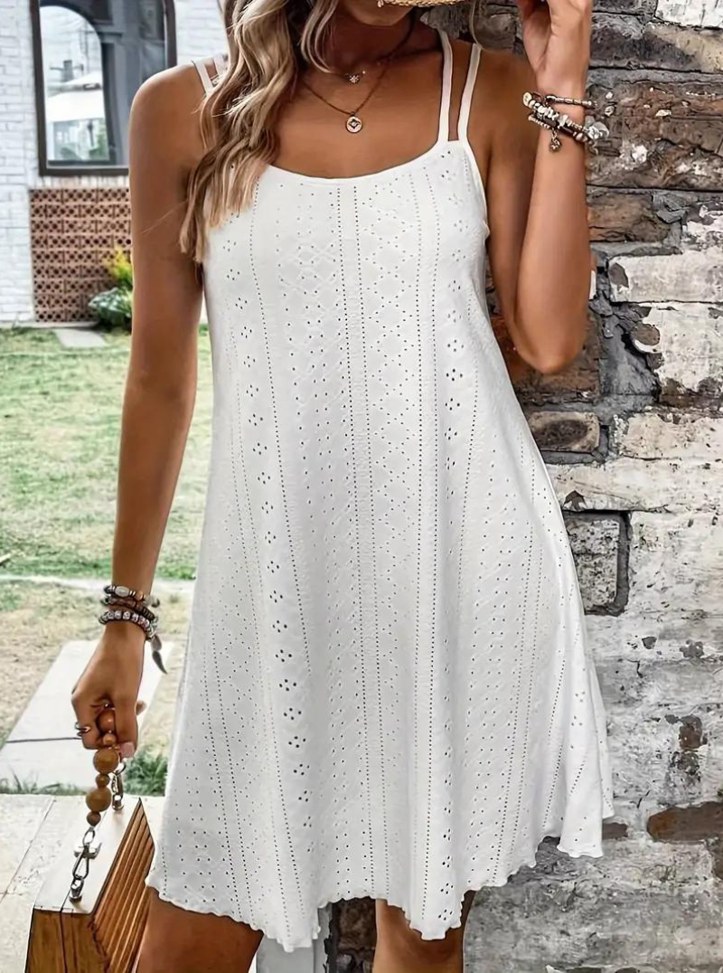 Beautifully Finished Dress in a Timeless Design