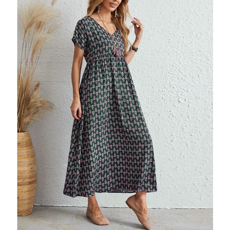 Classic Vintage Dress with a Flattering Fit