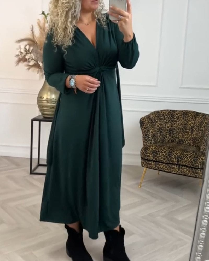 Classic Vintage & Enduringly Stylish Dress
