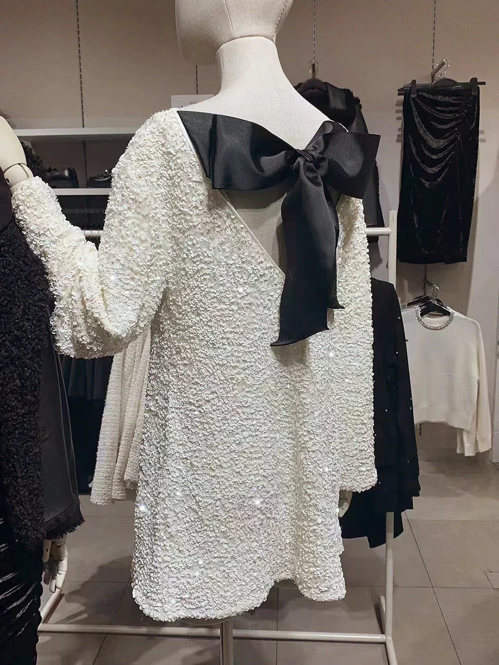 Beautifully Finished Dress in a Timeless Design