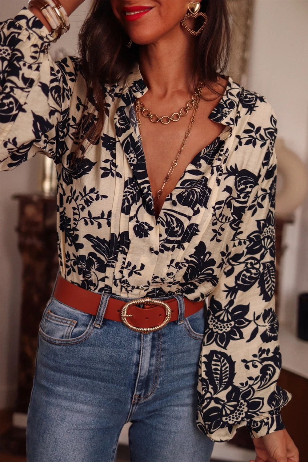 Classic Vintage Shirt with a Flattering Fit
