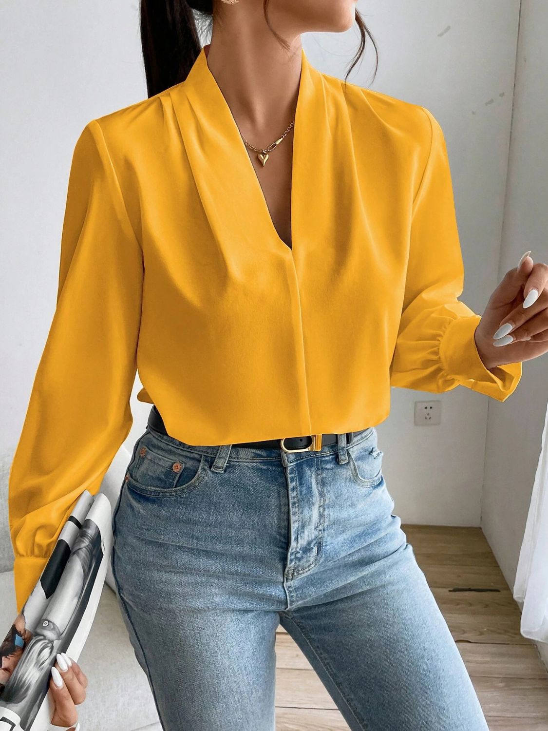 Effortlessly Elegant Shirt with a Timeless Design