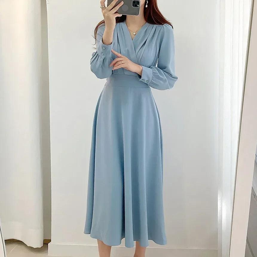 Well Tailored Dress with a Graceful Silhouette