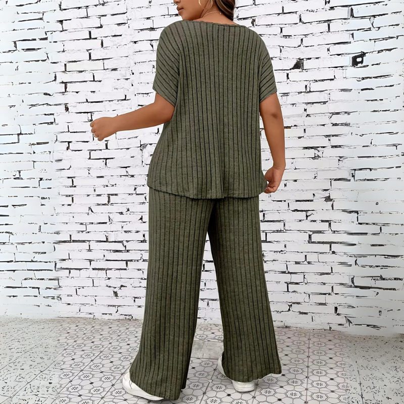 Classic Vintage Shirt with a Flattering Fit