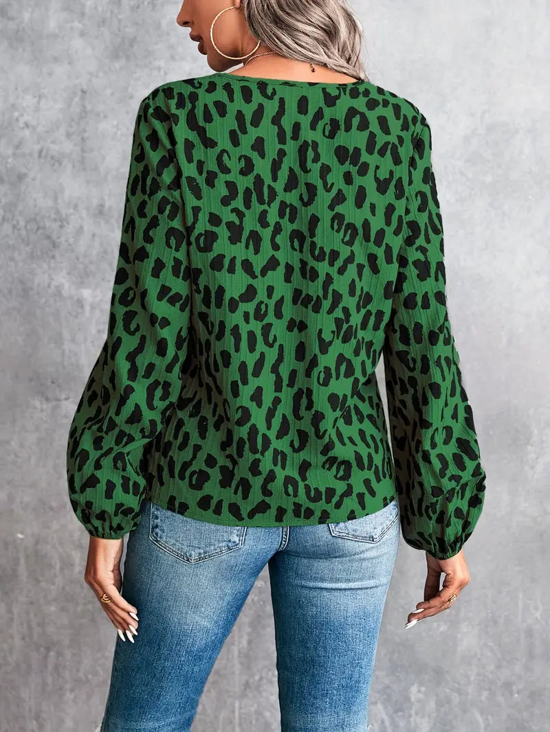 Effortlessly Elegant Blouse with a Timeless Design