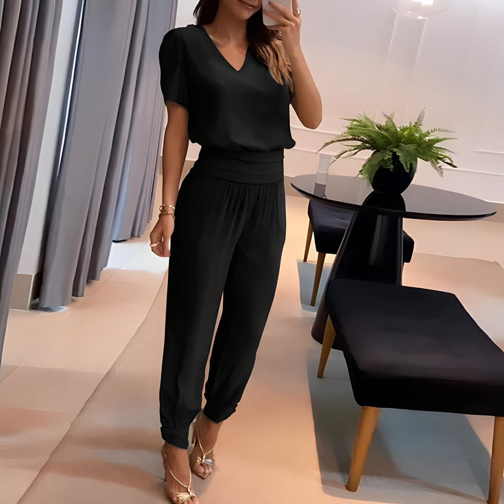 Classic Vintage Trousers with a Flattering Fit